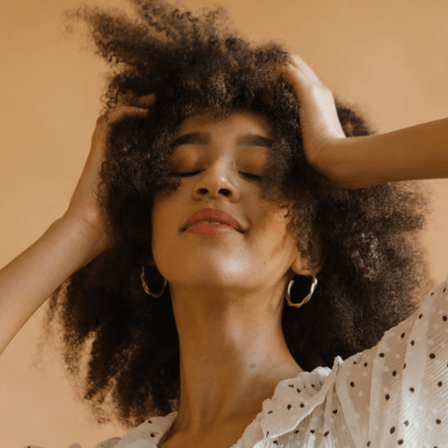 5 mythes sur les cheveux crépus à ne plus croire - Capibeauty 